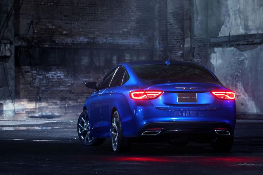  Chrysler 200 2015 года  (фото 94 из 207)